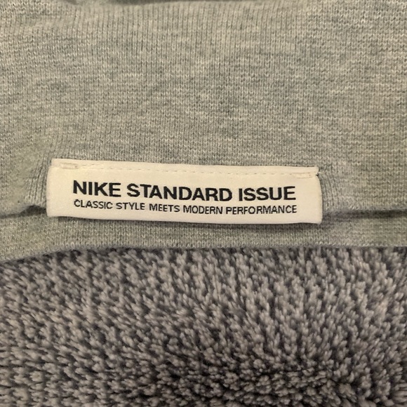 Nike sweater bundle - Picture 6 of 9